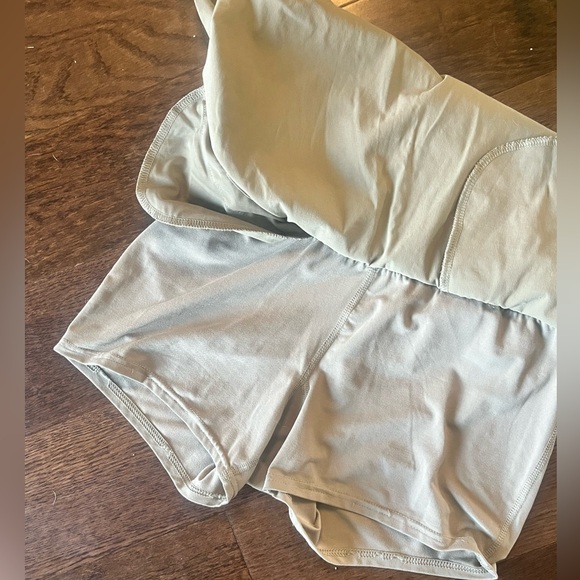 Columbia skort small tan drawstring sides Omni tech - Picture 5 of 8